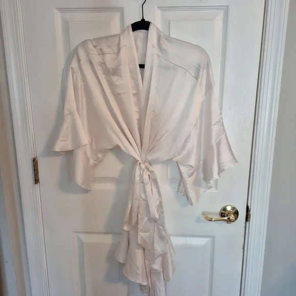 Victoria's Secret Ivory Satin Robe - Picture 4 of 7